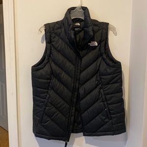 Black puffer The North Face vest